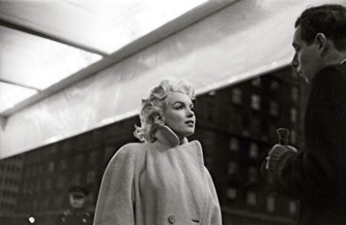 Poster Poster Marilyn Monroe Mantel Weiß Star Hollywood Foto Retro