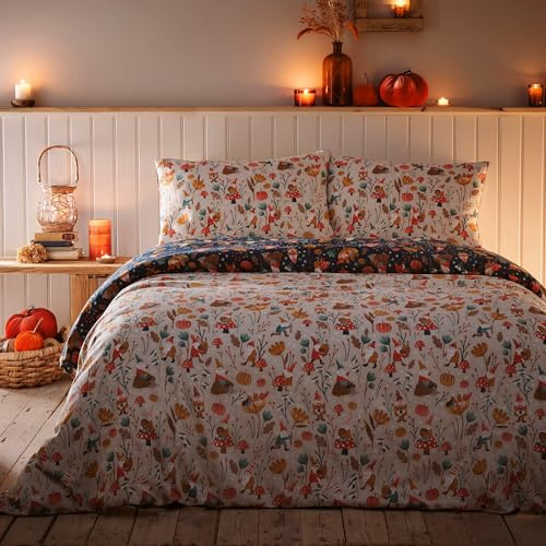 Fusion Bettbezug Autumn Gonks & Woodland, Einzelbettgröße (140 x 200 cm), wendbares Design, festlicher Gonk mit Wildpilz und Kürbis, Marineblau/weiß, Herbstbettwäsche, Natur