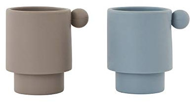 OYOY Lot de 2 mini gobelets pour enfant avec anse en silicone Bleu terre – Tiny Inka Cup Blue Clay – 6,5 x 7,5 cm – Antidérapant – Passe au lave-vaisselle et au micro-ondes