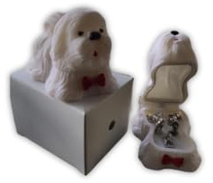 OVUNQUE PROTEGGIMI Mini pesebre con estuche de terciopelo, belén con la Sagrada Familia de metal, belén artesanal, ideas de regalo navideñas, decoración navideña, fabricado en Italia (perrito)