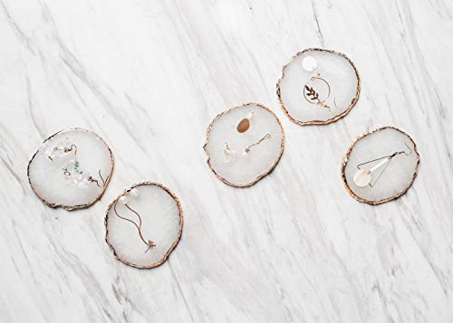 GemeShou 5-stückige Acryl-Schmuck-Display-Teller, Einzelhandel-Ohrring-Podeste für die Boutique-Store, weißer Ring-Halter für die Photografie-Props [Resin-weiß 5-stückige]