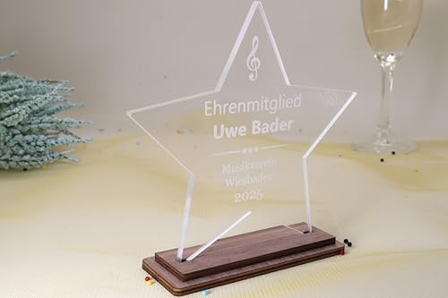 Personalisierte Stern‑Trophäe aus 5mm Acrylglas mit Nussbaum‑Sockel – Individuelle Gravur mit Text oder Logo – Moderner Award für Sport, Jubiläum & Events – Pokal