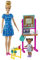 Barbie You Can Be Anything Serie, Kindergärtnerin, 1x Lehrer, 1x Schülerin, Lehrzubehör, Accessoires, Geschenk für Kinder, Spielzeug ab 3 Jahre, HCN19