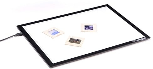 Photomyne A4 Diasbetrachter: Lichtpad mit Hintergrundbeleuchtung, Negativbetrachter für Filmnegative & alte Dias, freihändig, ultradünn, ultimative Helligkeit (inkl. USB-Adapter) - Schwarz