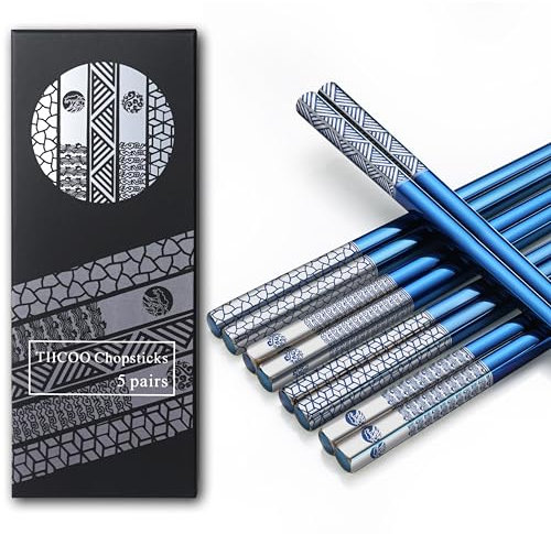 TIICOO Essstäbchen aus Metall, wiederverwendbar, 18/8 Edelstahl, Titan-Lasergravur, Premium-leichte japanische koreanische Essstäbchen, spülmaschinenfest, 5 Paar Geschenkset (blau)