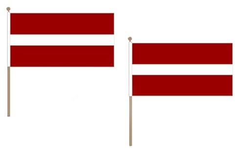 AZ FLAG Stockflagge Lettland 45x30 cm Lettische Polyester 100D Holzstab | Für innen und außen Handflagge Latvija genähte Kanten und verstärkte Ausführung 100D Polyester