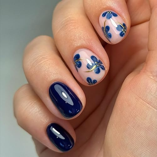 Bukecagif Ongles à Presser Courts, 24 Pièces Ongles à Coller et Faux Ongles, Ongles Ovals pour Femmes avec Accents Floraux Bleus comme Set de Manucure (A)