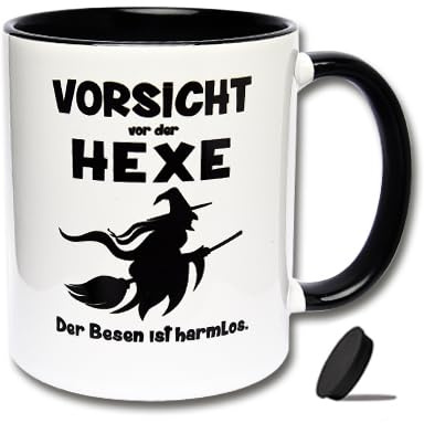 Lustige Hexen - Tasse mit Deckel Vorsicht vor der Hexe Der Besen ist harmlos Kaffeetasse Büro, witzige Tasse für Frauen, Tasse Hexe (Schwarz-Weiße Tasse inkl. schwarzem Tassendeckel)