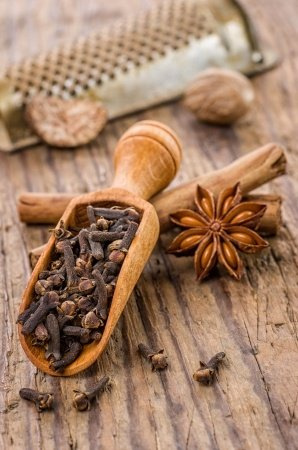 1 kg di chiodi di garofano per spezie, bel aroma.