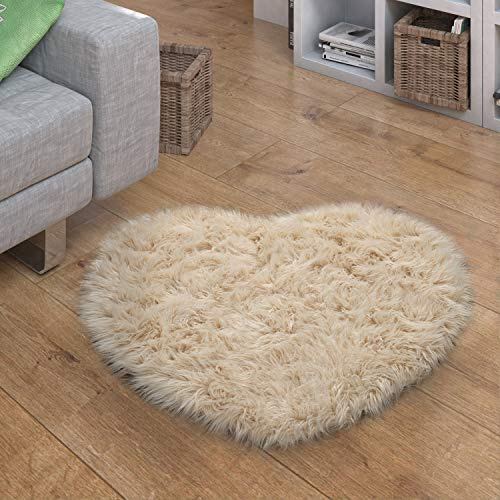 Paco Home Kunstfell Fellteppich Imitat Sitzkissen Herzform Rund Verschiedene Formen, Creme, Grösse:80x75 cm Herz-Form