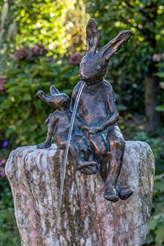 IDYL Rottenecker Bronze-Skulptur Hasenpaar auf Rosario, 46x28x40 cm