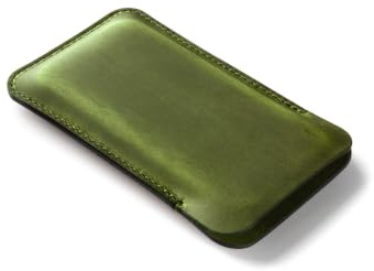 Crazy Horse Craft Handyhülle für iPhone 17, 17 Pro, 17e, Hülle aus Leder | Zwei Größen: nacktes Handy oder eines in dünnem Cover; Handytasche aus pflanzlich gegerbtem Rindsleder mit warmer Patina
