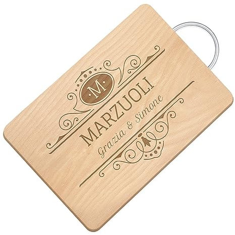 Maverton Tagliere di legno incisione personalizzata - Battilardo classico con manico - tagliere legno formaggi - Gadget cucina per coppia - Taglieri rettangolari 32 x 25 cm - Emblema