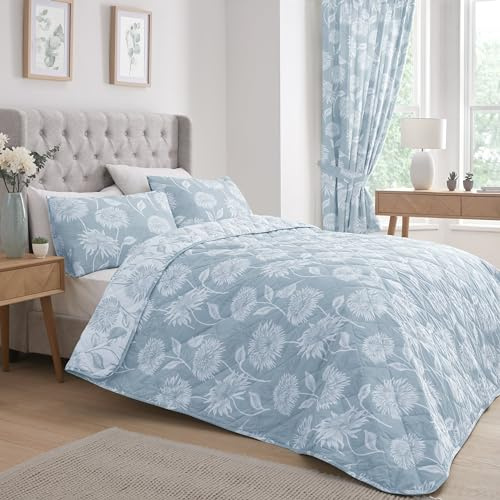 Dreams & Drapes Blue Chrysanthemum Bedspread 230x200cm – Reversible Floral Quilt – Soft Touch Vintage Bedding – Light Blue Quilted Bedspread – Botanical Bedroom Throw – 100% Polycotton Cover
