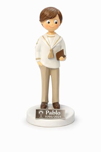 Figura para tarta comunión niño PERSONALIZADO con placa grabada. Figura niño elegante. Figura marinero beige con nombre y fecha (Beige)