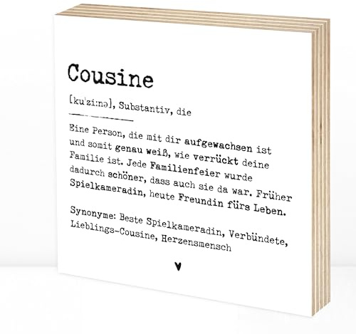Wunderpixel® Holzbild Definition Cousine - 15x15x2cm zum Hinstellen/Aufhängen, echter Fotodruck mit Spruch auf Holz - schwarz-weißes Wand-Bild Aufsteller Zuhause Büro zur Dekoration Geschenk-Idee