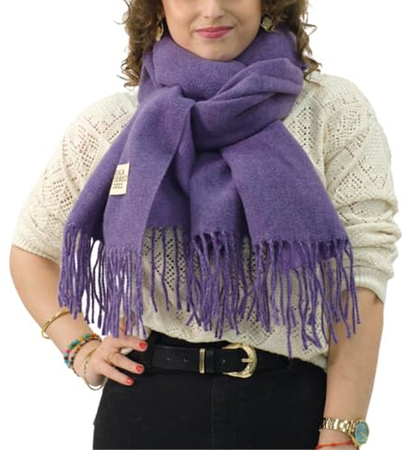 XIFRIKA Bufanda Larga para Mujer con Flecos de Color Morada – Pañuelo Suave, Cálida y Elegante, Bufanda Tamaño 200x64 cm. Abrigada e Ideal para Invierno