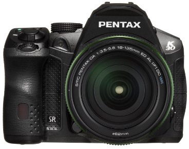 Pentax K-30 Fotocamera e Obiettivo DA 18-135mm WR, Sensore CMOS APS-C da 16,49 Megapixel, Display LCD da 3”, Video Full HD, Nero