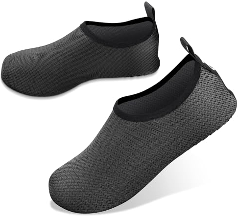 JOTO Vattenskor för kvinnor män barn unisex badskor strandskor snabbtorkande vattenskor simskor surfskor barfotaskor, Svart, 6.5 UK Men/ 6 UK Women