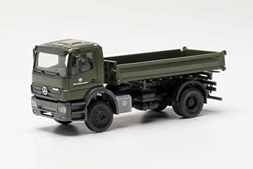 Herpa Militär LKW Modell Mercedes-Benz Axor Dreiseitenkipper / „Bundeswehr“, originalgetreu im Maßstab 1:43, Modell LKW für Diorama, Modellbau Sammlerstück, Deko Armee Miniaturmodelle aus Kunststoff