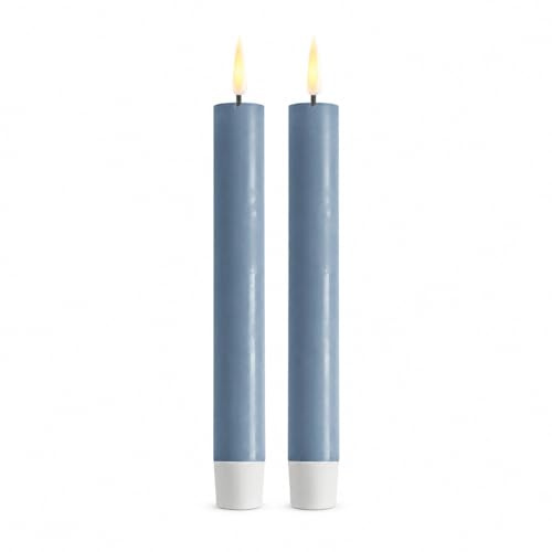 ReWu LED Stabkerze 2er Deluxe Homeart, Dust Blue, 15 cm | Indoor, Realistische Flamme, Echtwachsspiegel, Warmweißes Licht, Echtwachs