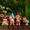 Yeomoo Nains de jardin pour l'extérieur Décoration de jardin amusante : Nain de jardin Doigt du Milieu Figurines de jardin Décoration de salon Cadeaux pour femmes maman hommes anniversaire lutin