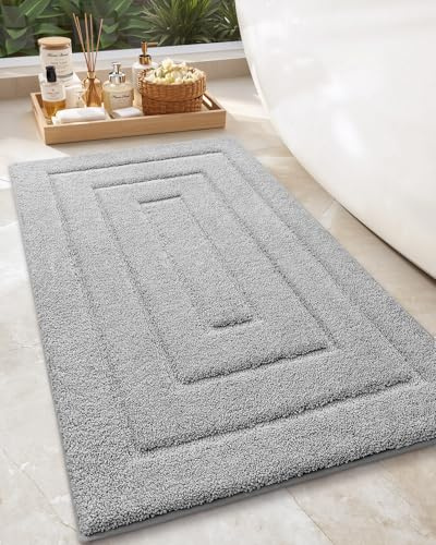 COLOR&GEOMETRY Badezimmerteppich 61 x110 cm, Extra Weiche und Saugfähige Badematte aus Mikrofaser, Maschinenwaschbare Badteppich, Badvorleger für Badezimmerboden und Badewanne, Rollenpackung, Hellgrau