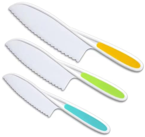 YIAGUN Cuchillos de seguridad de cocina para niños, cuchillos de cocina para niños en 3 tamaños, tabla de cortar de plástico, bordes dentados para verduras, frutas, ensalada, pastel