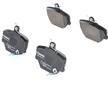 Bosch BP240 - Pastiglie Freni Auto, Asse Anteriore - Qualità Bosch - Riduzione del Rumore e della Polvere - Certificazione ECE-R90 - Senza Rame - 1 Confezione da 4 Pastiglie - Con Accessori