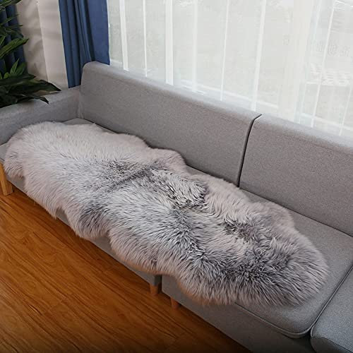 Luxuriöser grauer echter Schaffell-Teppich, weicher flauschiger Überwurf für Stühle, Liegen und Sofas, Sitzbezug aus echtem Schaffell, 70 x 200 cm