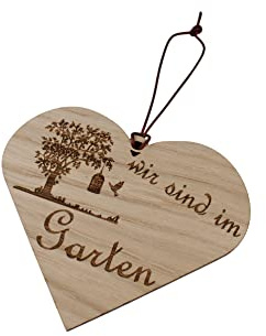 Wir sind im Garten Herz Aufhänger Eiche Schild Geschenk Deko HDF Wandschild Lederband Hängeschild Türschild