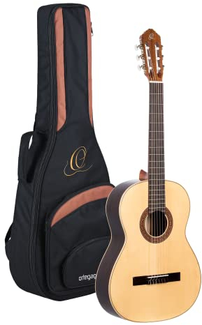Ortega R210 Konzertgitarre Custom Made in 4/4 Größe handgefertigt in Spanien massive Decke natur im hochglänzenden Finish mit hochwertigem Gigbag