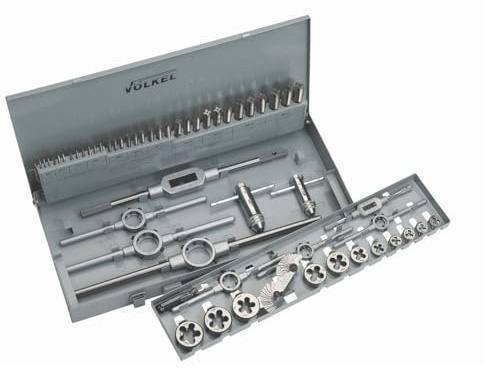 VÖLKEL Handgewindebohrer + Schneideisen 54-tlg. Satz | Gewindeschnedier Set Profi M3 – M20 | Gewindebohrer, Schneideisen, Windeisen, Schneideisenhalter & Werkzeughalter in Metall-Kassette