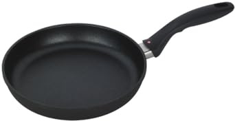 Swiss Diamond XD6424i - Padella in Alluminio pressofuso e Cristalli di Diamante, 24 cm, Colore: Nero