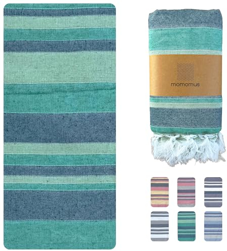 MOMOMUS Picknickfilt XXL för stranden – vikbar, stor och med fransar – strandmatta/strandfilt sandfri för picknick eller lätt campingfilt – grön, 210 x 240 cm