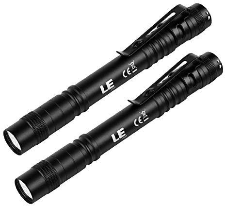 Lepro Torcia LED Penna C120 (2 Pezzi),120 Lumen Mini Torce Led Portatili Penlight Stilo con Clip,Impermeabile IPX4, Zoomabile,Torcia Piccola Ideale per Attività all'Aperto (Batterie AAA Non Incluso)