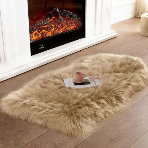 Ruedong Faux Fur Rug Light Brown 40x60 cm, Ultra Soft Fluffy Sheepskin Rug for Bedroom Sofa Throw Cushion Room Decor