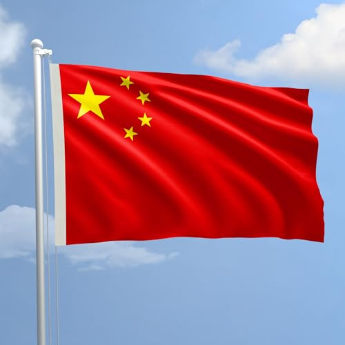 Bandiera Cina 150 x 220 cm in Poliestere Nautico Ignifugo 115 g/mq per Uso Interno ed Esterno con Finiture Professionali, Doppie Cuciture, Corda e Guaina, Colori Brillanti e Duraturi - Made in Italy