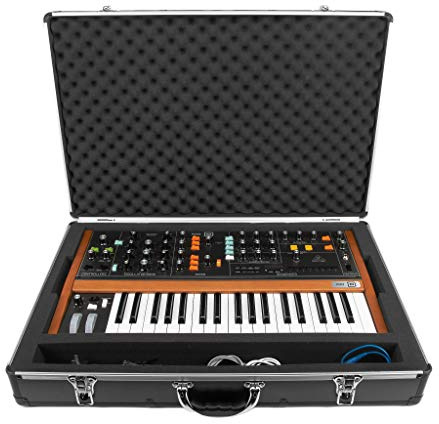 Analog Cases Unison Case für The Behringer Poly D oder gleichartige Synthesizer (Transportkoffer, Eckschutz aus Aluminium, gepolsterter Deckel mit Tragegriff, Kabelaufbewahrungsfächer), Schwarz