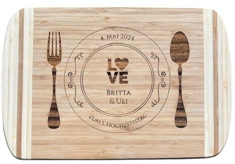 Schneidebrett aus Holz mit Hochzeitsmotiv + persönlicher Gravur | Geschenk hölzerne Hochzeit mit individueller Gravur