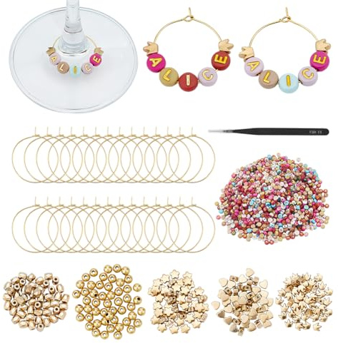 PH PandaHall 100 Sets DIY Weinglas Anhänger Set 1300 bunte Buchstabenperlen 250 goldene Perlen 100 Messingringe Pinzette Personalisierte Weinanhänger Für Stielgläser Hochzeits Geburtstags Gold