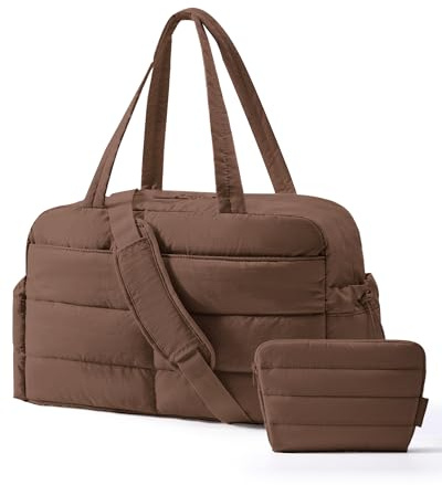 bagsmart Reisetasche Sporttasche Damen, 31L Wasserabweisend Wickeltasche | Puffer Handgepäck Tasche Weekender Bag Gesteppt mit Kosmetiktasche, Kliniktasche Geburt für Gym, Fitness, Arbeit, Kaffeebraun