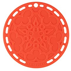 Le Creuset Untersetzer Tradition aus Silikon, Hitzebeständig bis 250°C, Ø 20 cm, Ofenrot, 93007300090000
