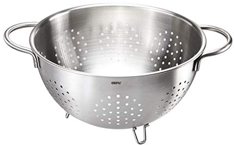 GEFU Seiher Colino, Ø 24 cm, Nudelsieb mit Füßen, Küchensieb aus Edelstahl, spülmaschinengeeignetes Abgießsieb, Abtropfsieb
