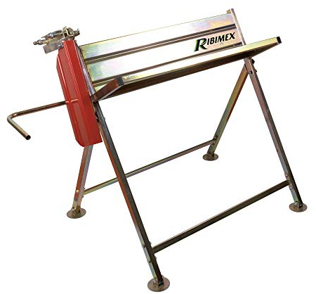 Folding log stand for chainsaw