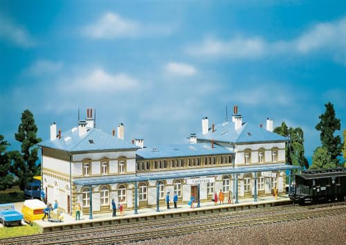 FALLER Bahnhof Karlsberg Modellbausatz mit 363 Einzelteilen 295 x 129 x 80 mm I Modelleisenbahn Zubehör N Gebäude I Modelleisenbahn N Stadtbahnhof, Grau und Creme