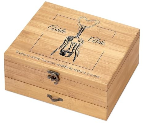 Maverton Accessori da vino La Dedica, Kit Cavatappi da Vino Personalizzato | Scatola in legno di bambù + 8 pezzi di Accessori Vino, idee regalo per anniversario, Il vino