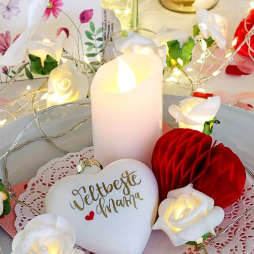 hellum LED Wachskerze, Kerze mit Batterien (2xAA) Timer Fernbedienung weiß | Weiße LED Kerze mit flackernde Flamme Ø 5cm x 10,5cm hoch, Kerzen Batterien für Weihnachtsbeleuchtung Deko, Echtwachs 572124