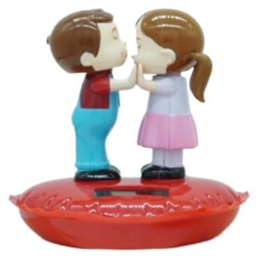 Hogvinnatil Figurine décorative pour tableau de bord | à énergie solaire pour voiture | Couple s'embrassant avec tête mobile, figurines à collectionner pour véhicule et décoration de maison