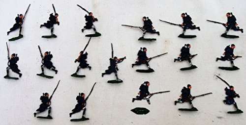 18 Zinnfiguren Französische Infanterie - sturmlaufende Fußgänger im Stahlhelm